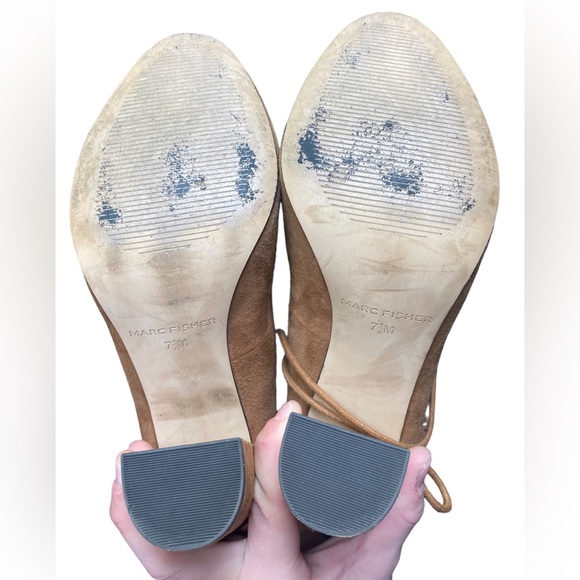 Marc Fisher | Size 7.5 Stevee Camel Block Lace Up Heel - Picture 5 of 5